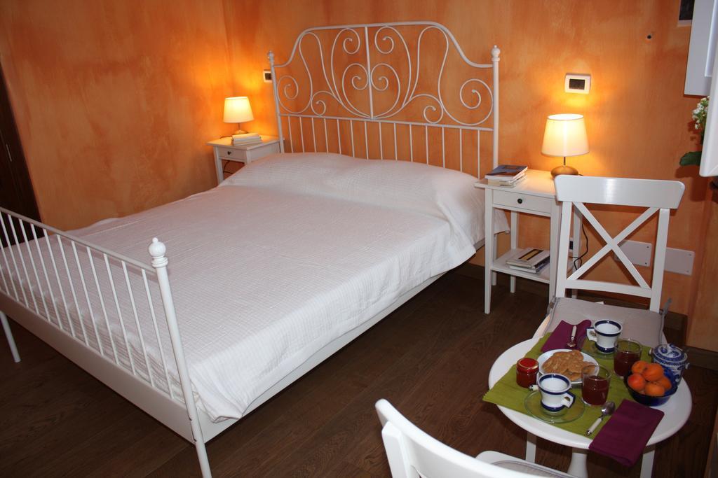 Piazzetta Consolata Bed and Breakfast Τορίνο Δωμάτιο φωτογραφία
